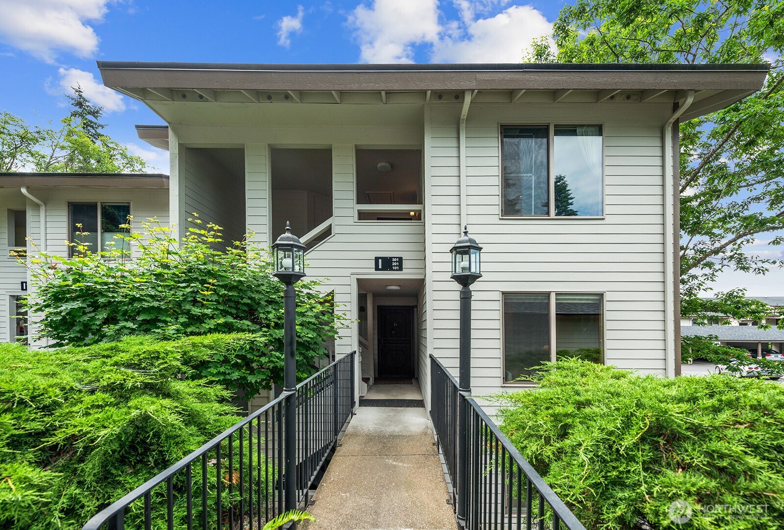 23403 Lake View Drive Unit: I202