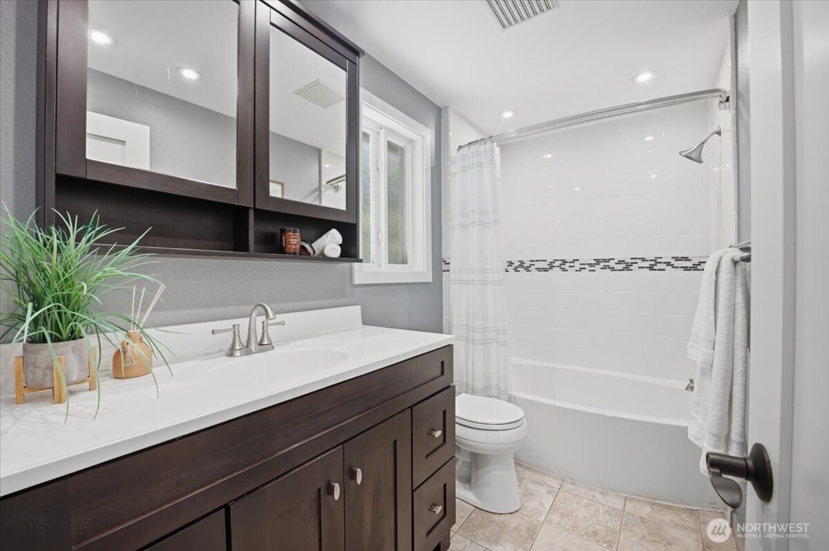 6220 145th Street NE
