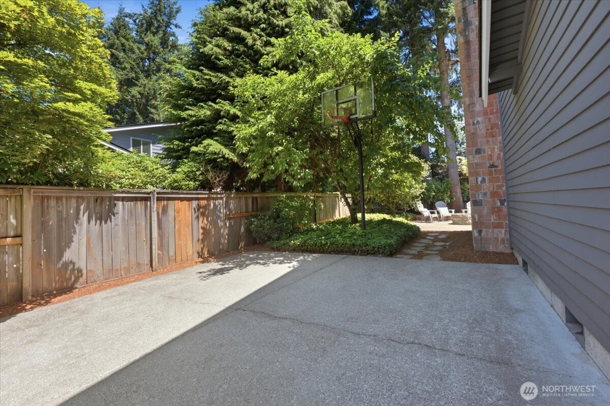 6220 145th Street NE