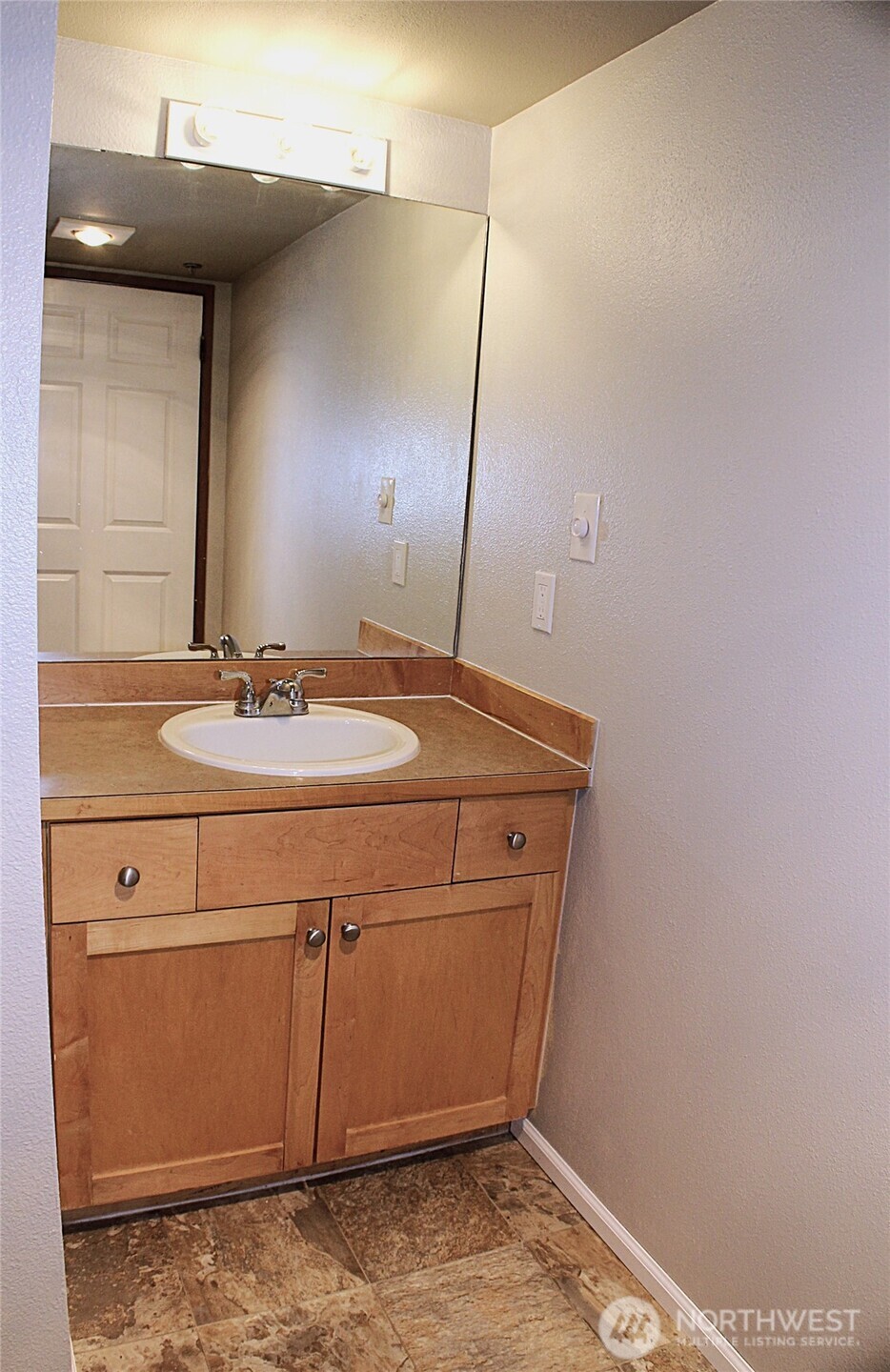 1522 NE 175th Street Unit: 200