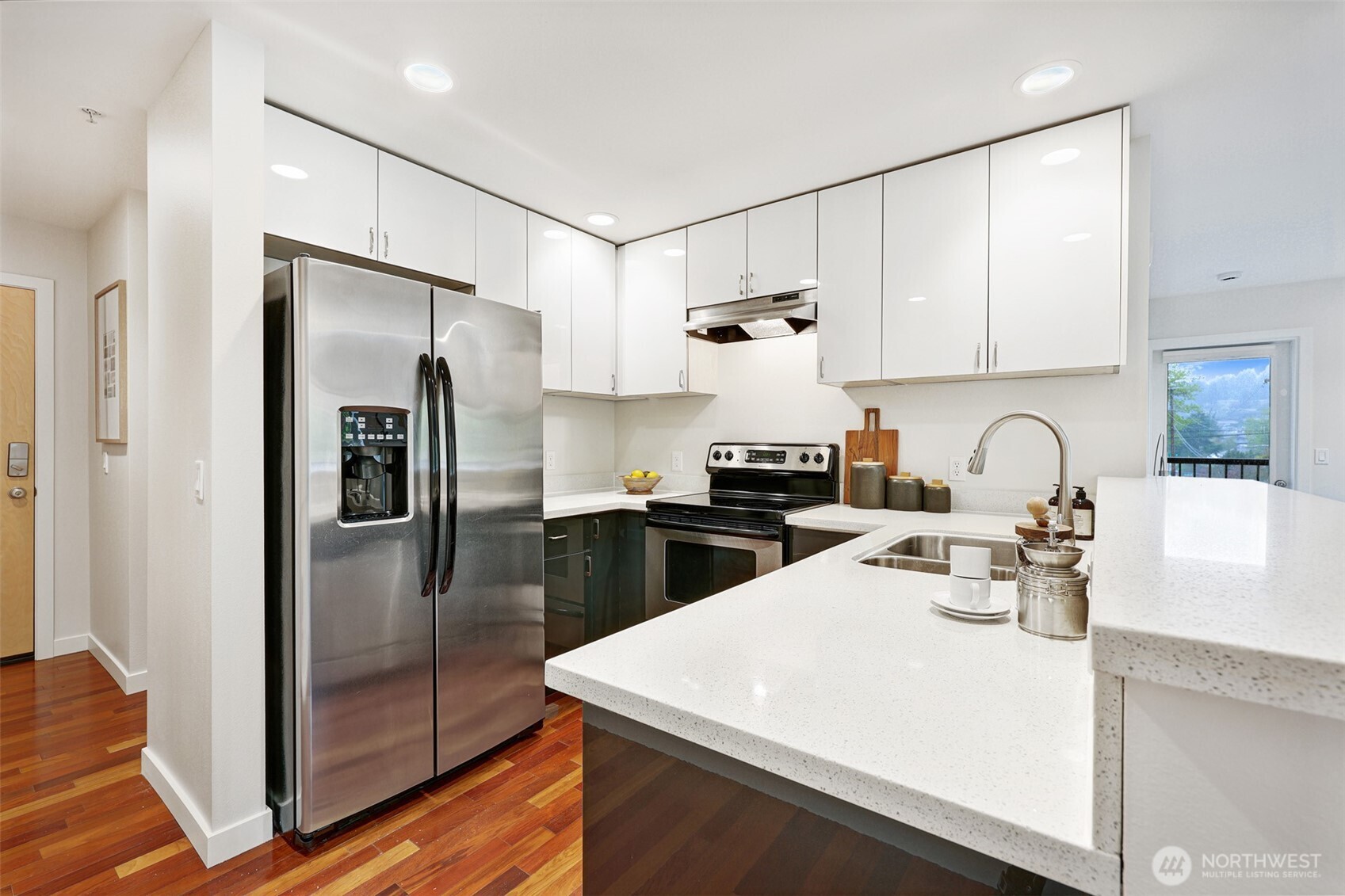 6219 NE 181st Street Unit: 301