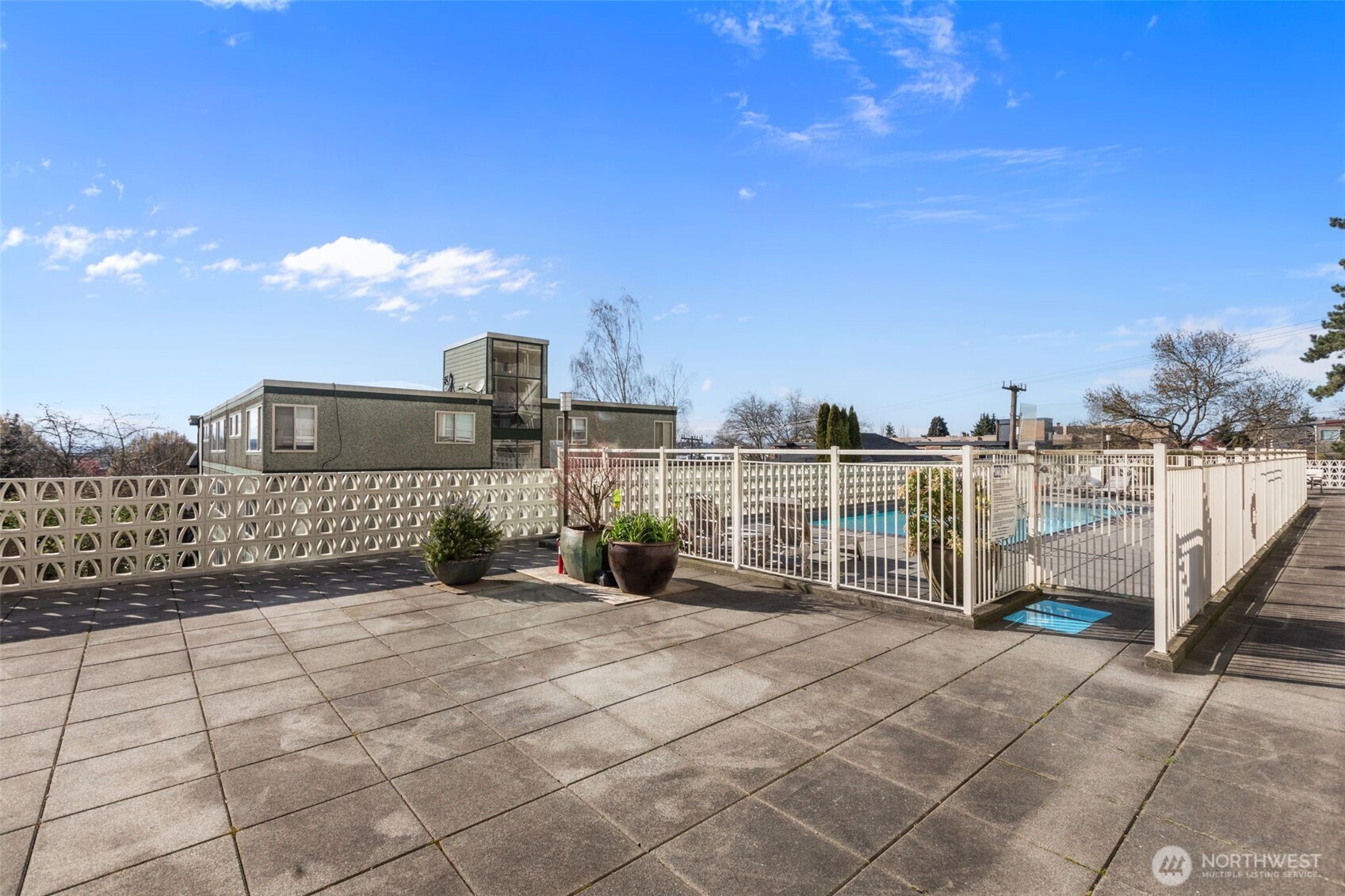 525 Belmont Avenue E Unit: 7A