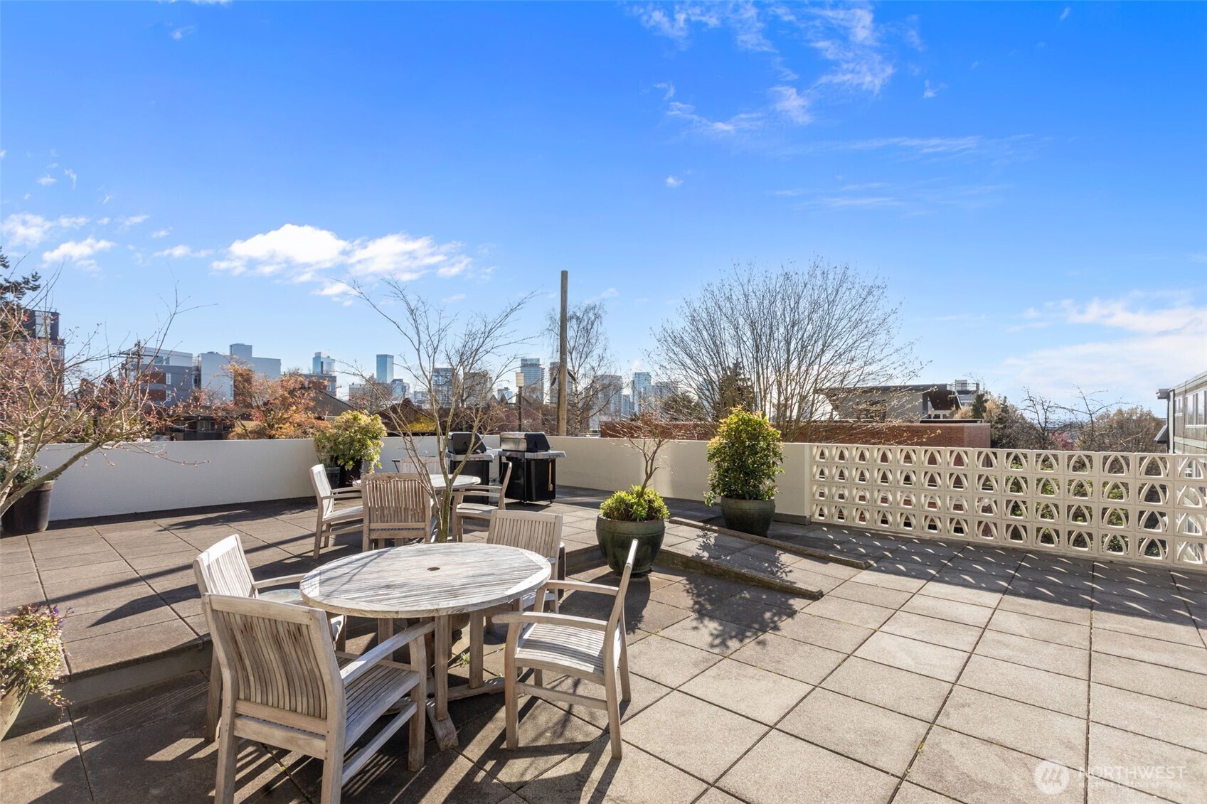 525 Belmont Avenue E Unit: 7A