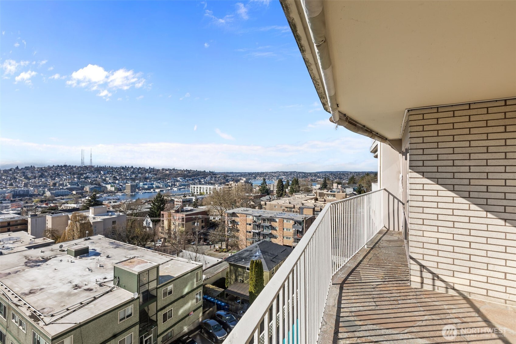 525 Belmont Avenue E Unit: 7A