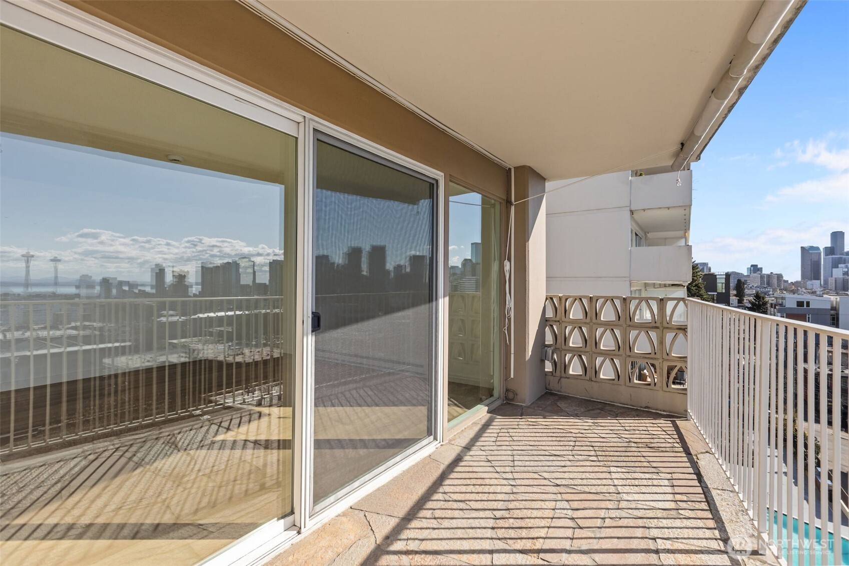 525 Belmont Avenue E Unit: 7A