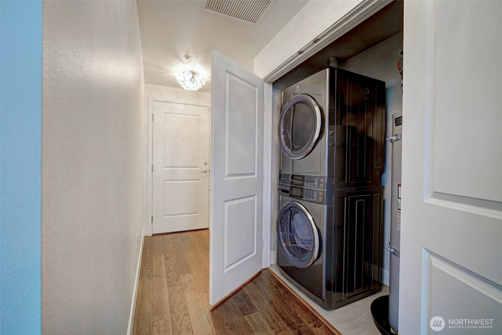 50 PINE STREET Unit: 401