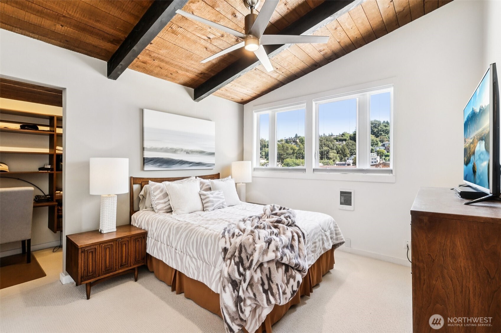 3717 Beach Drive SW Unit: 316