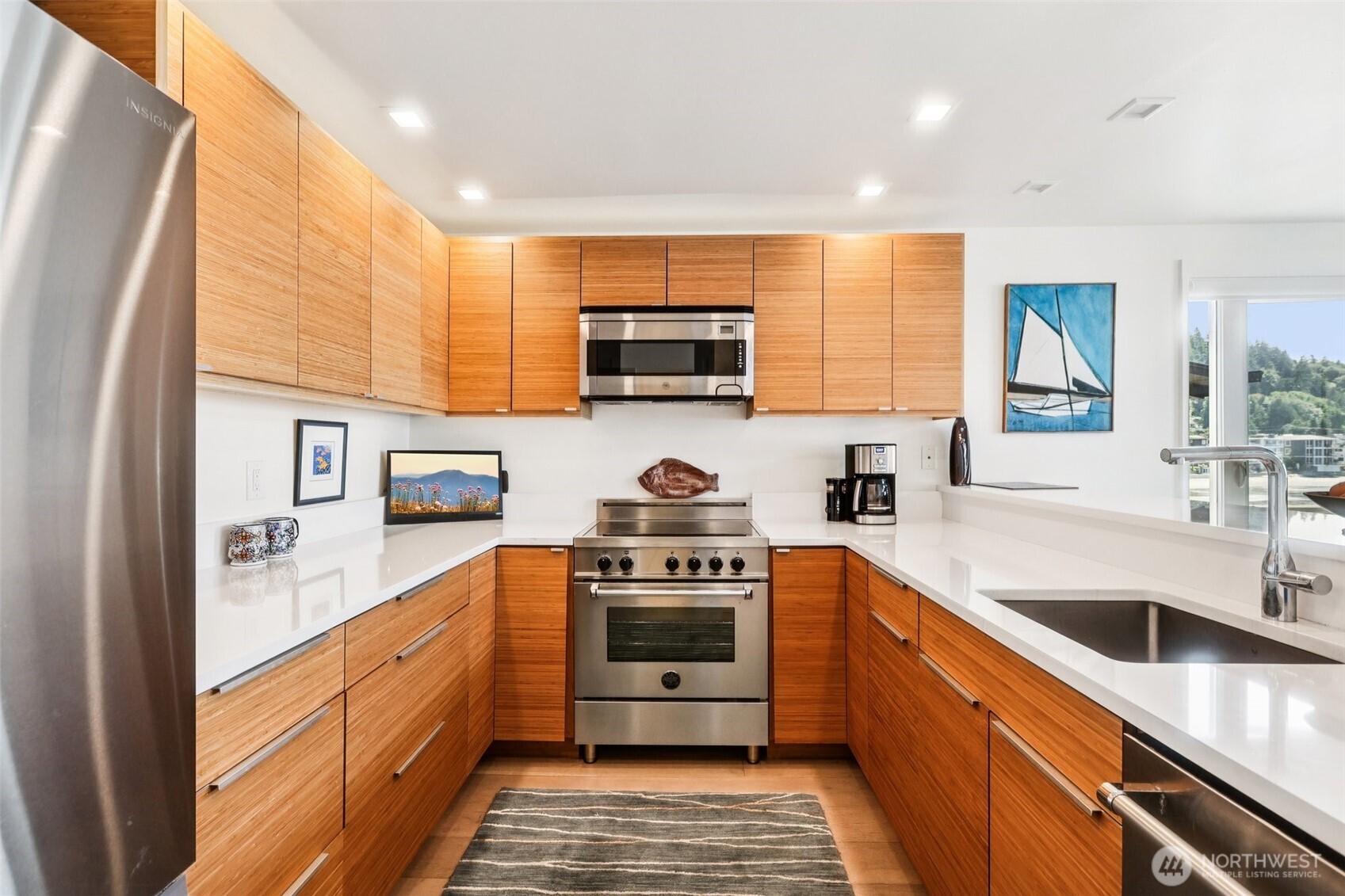 3717 Beach Drive SW Unit: 316