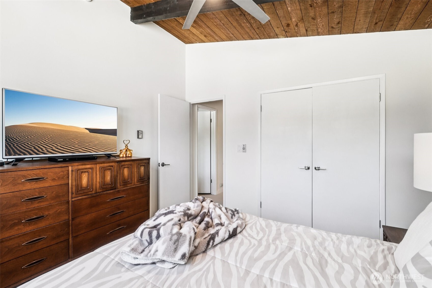 3717 Beach Drive SW Unit: 316