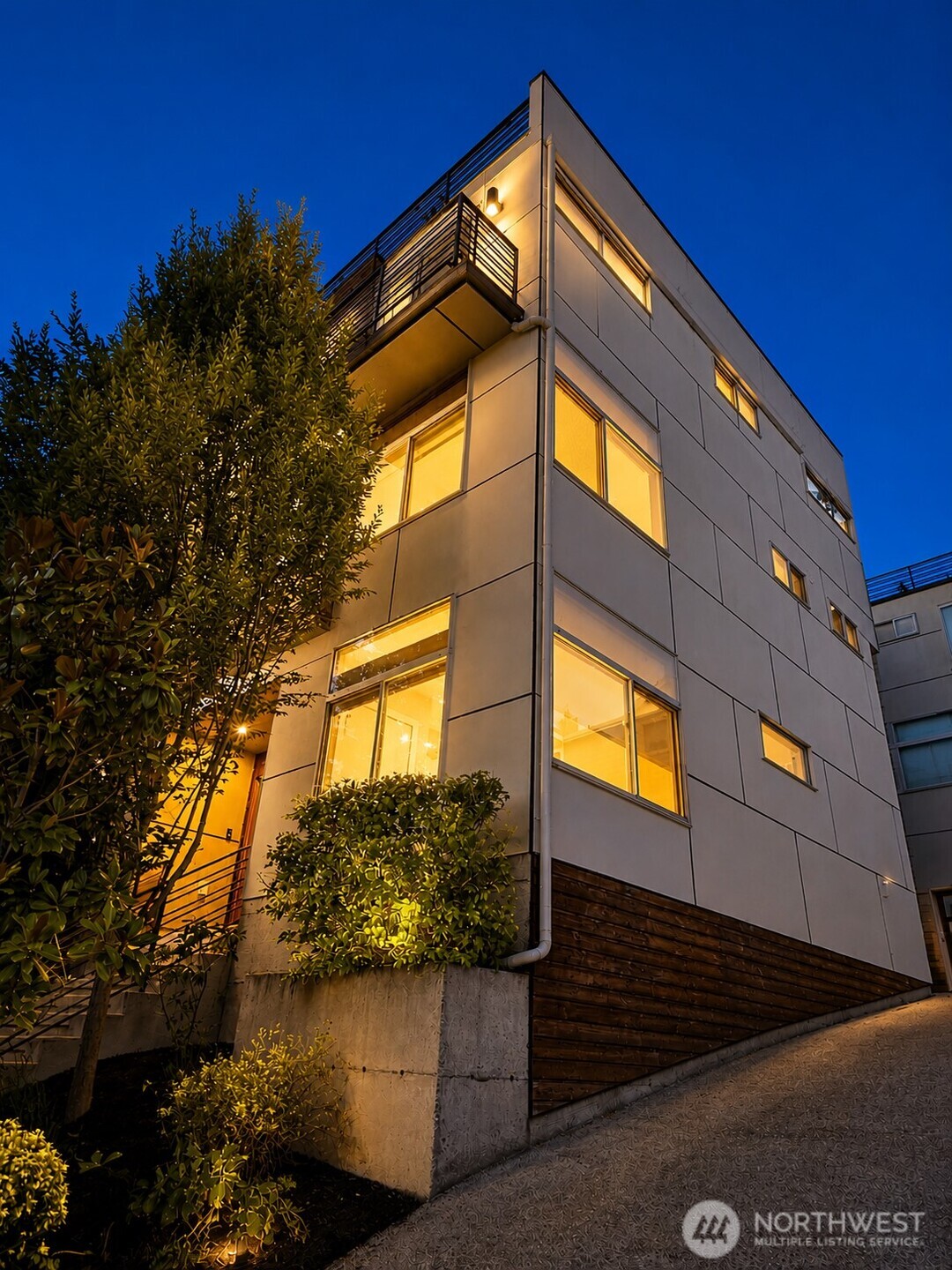 3638 Courtland Place S Unit: B