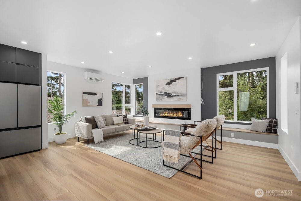 1212 NE 100th Street