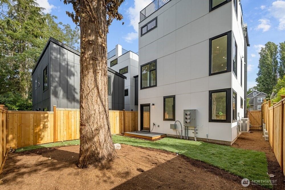1212 NE 100th Street