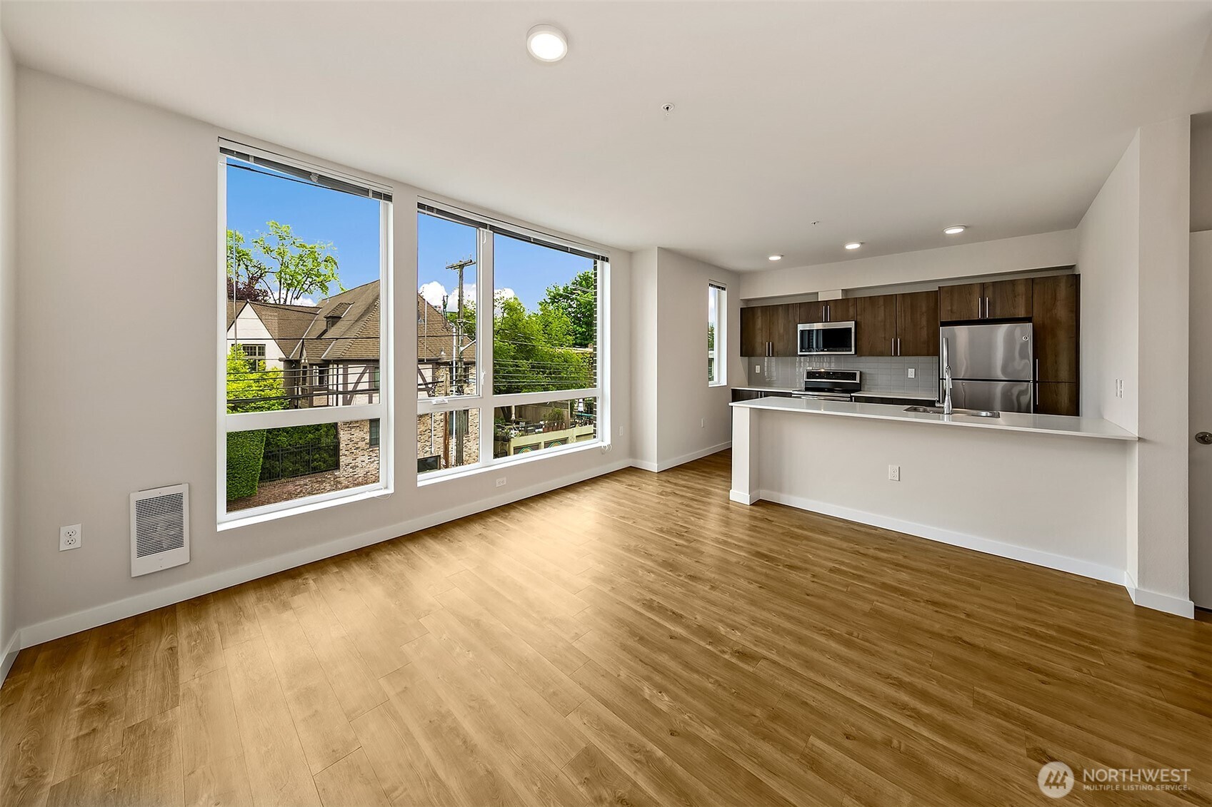 121 12th Avenue E Unit: 409