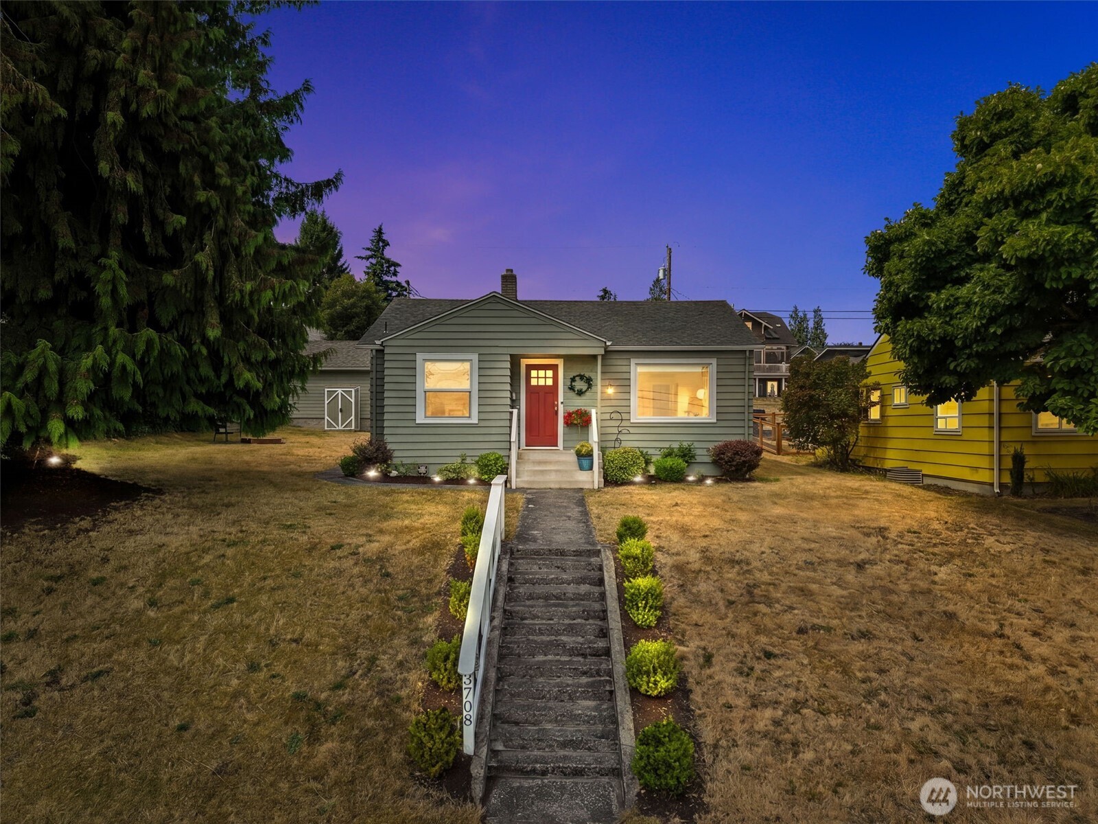 3708 Oakes Avenue