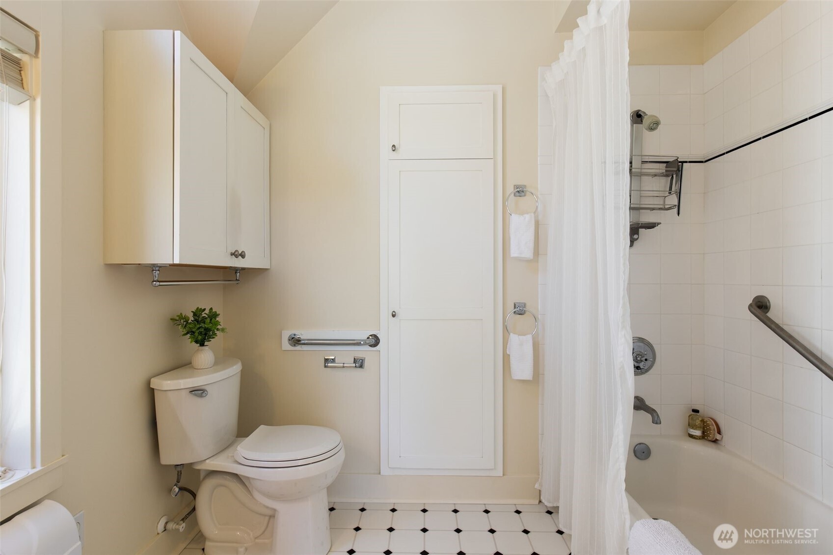 6318 5th Avenue NE Unit: C