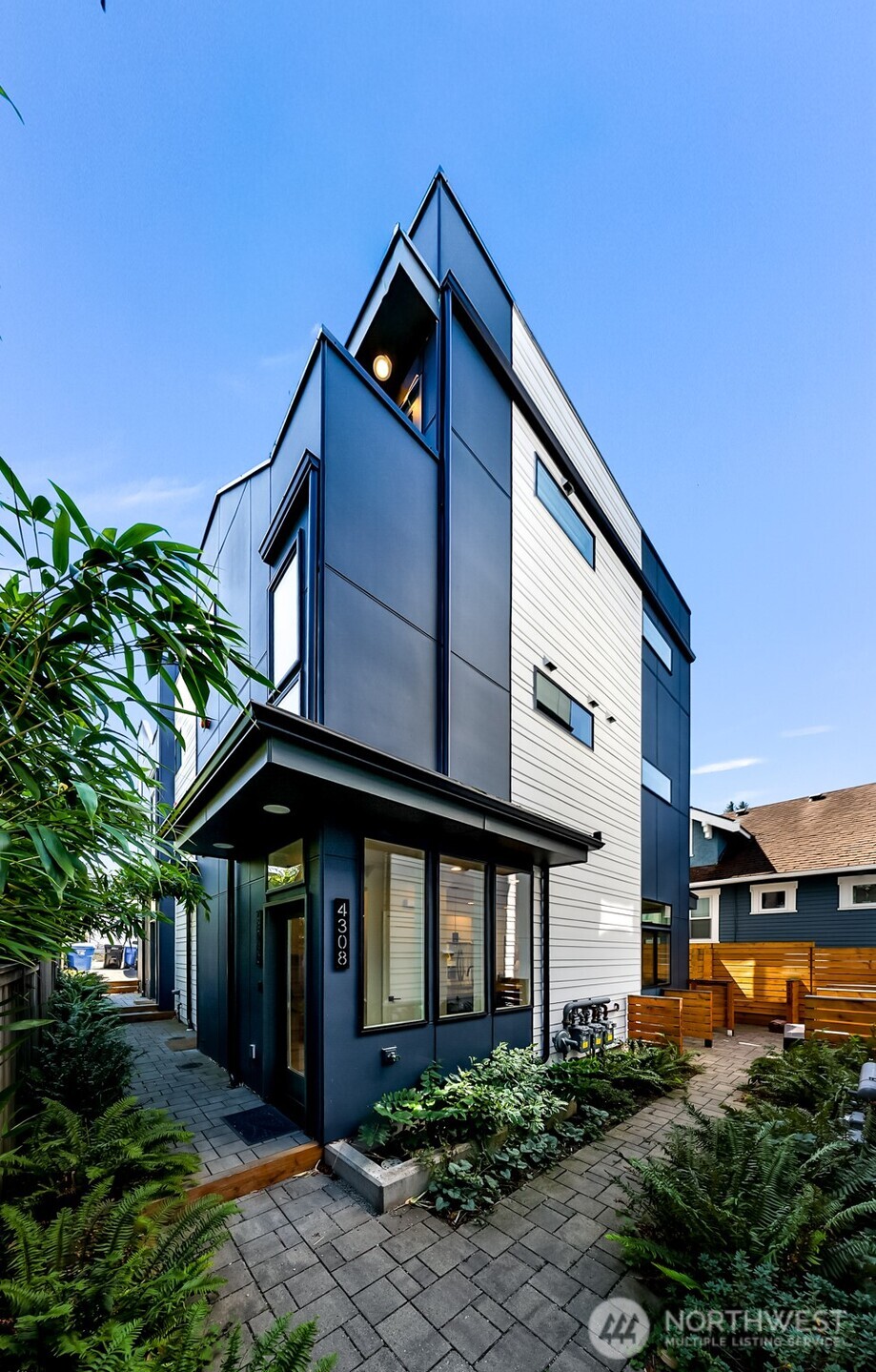 4308 Wallingford Avenue N Unit: C