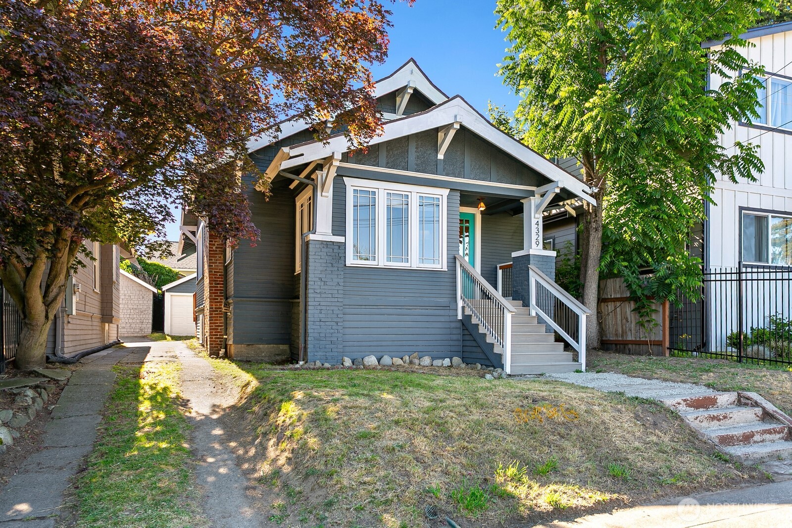 4329 5th Avenue NE