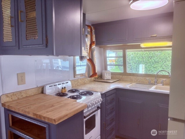 8818 Crescent Bar Road NW Unit: 156