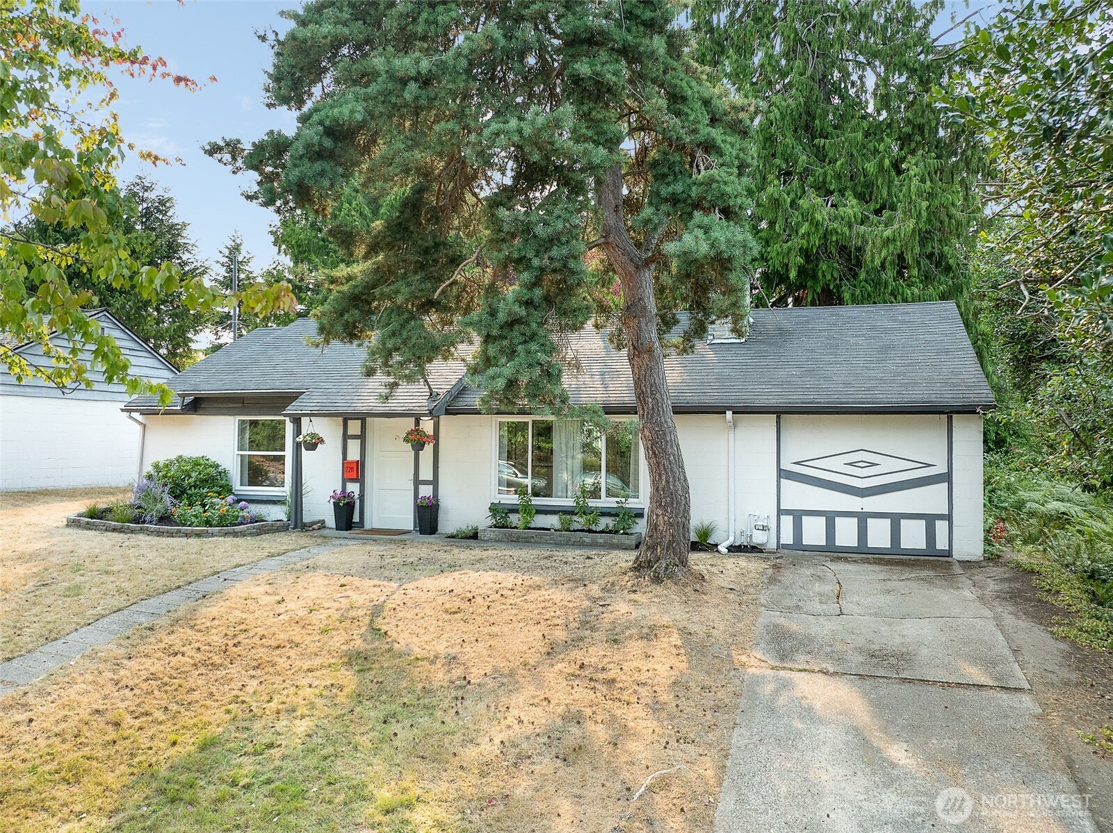 17211 5th Avenue NE