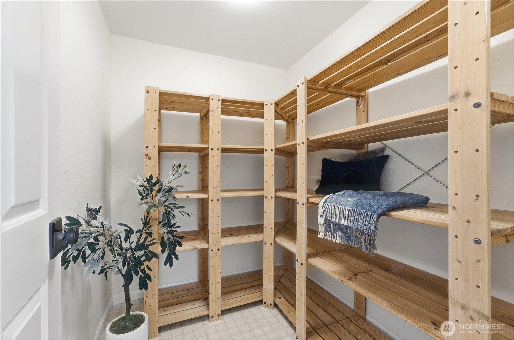 20714 76th Avenue W Unit: 4