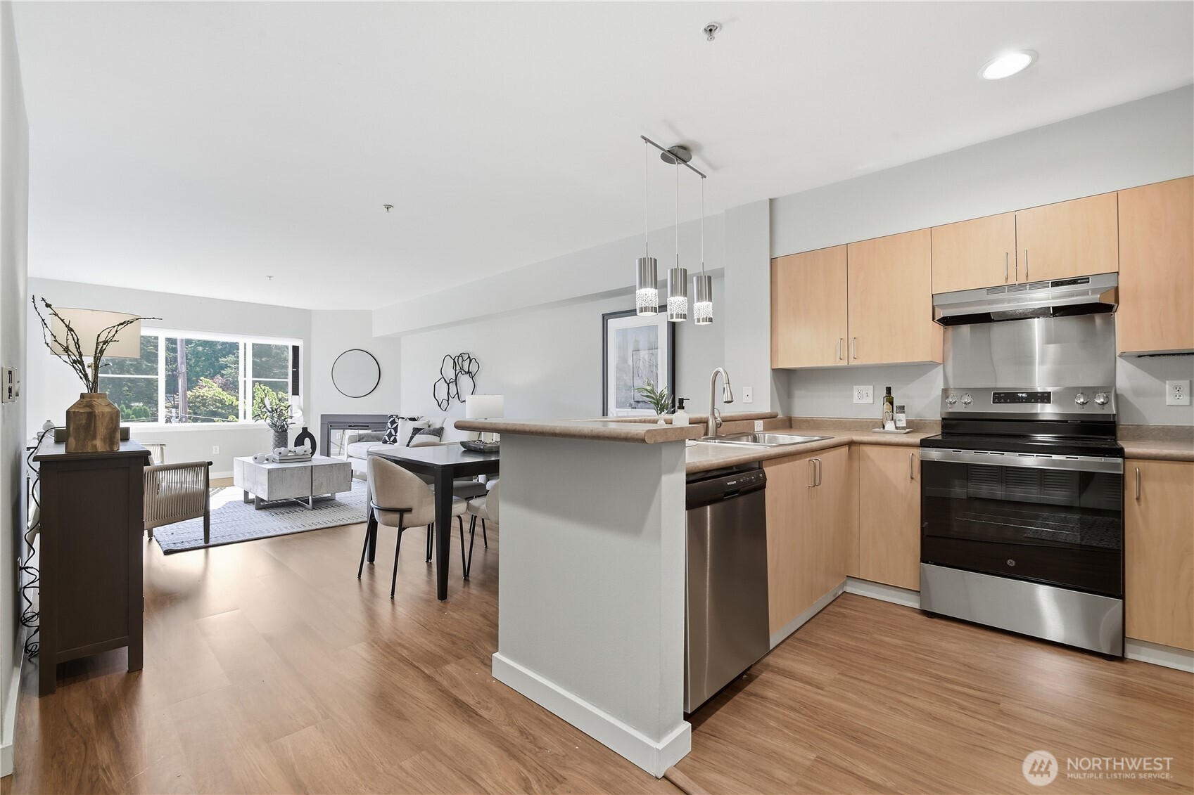 19500 Ballinger Wy NE Unit: 204