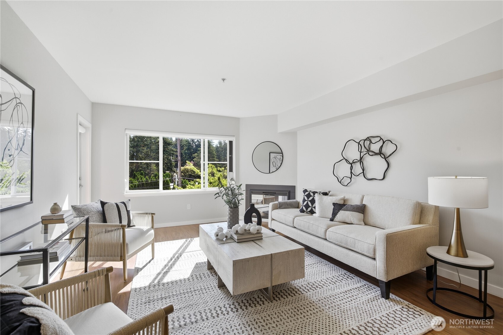 19500 Ballinger Wy NE Unit: 204
