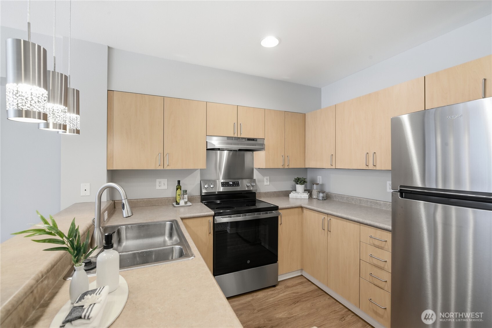 19500 Ballinger Wy NE Unit: 204