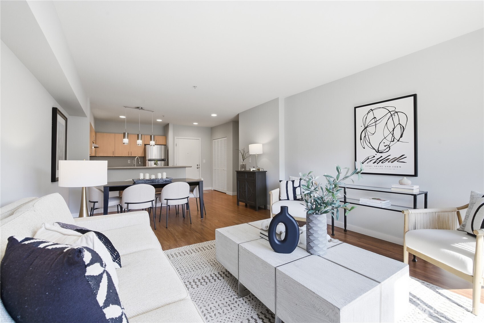 19500 Ballinger Wy NE Unit: 204