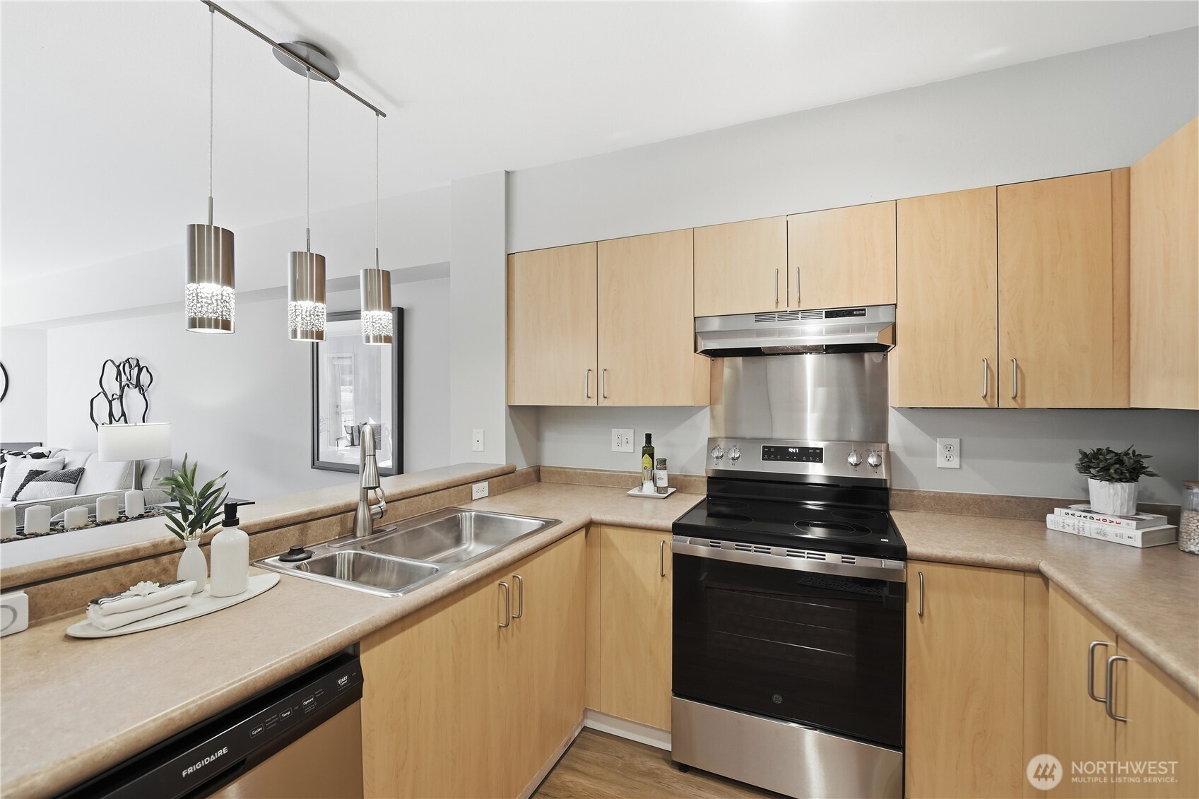 19500 Ballinger Wy NE Unit: 204