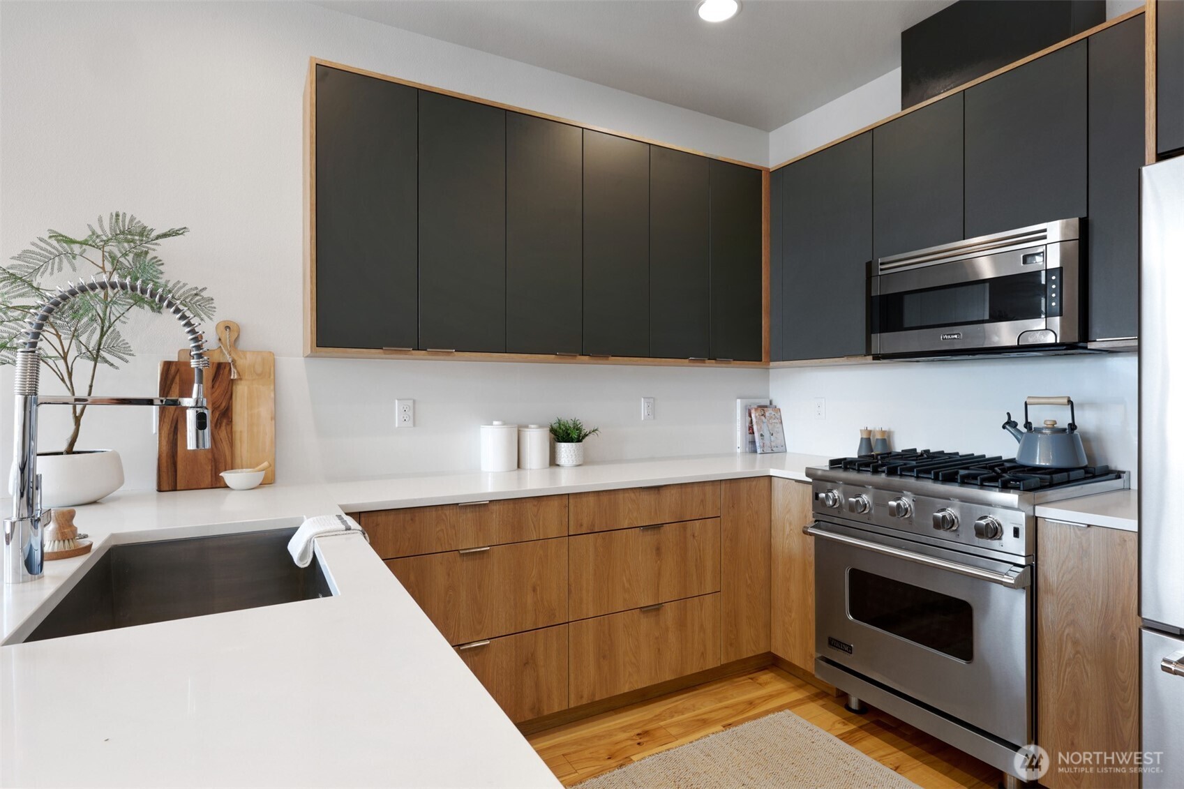 2708 Franklin Avenue E Unit: B