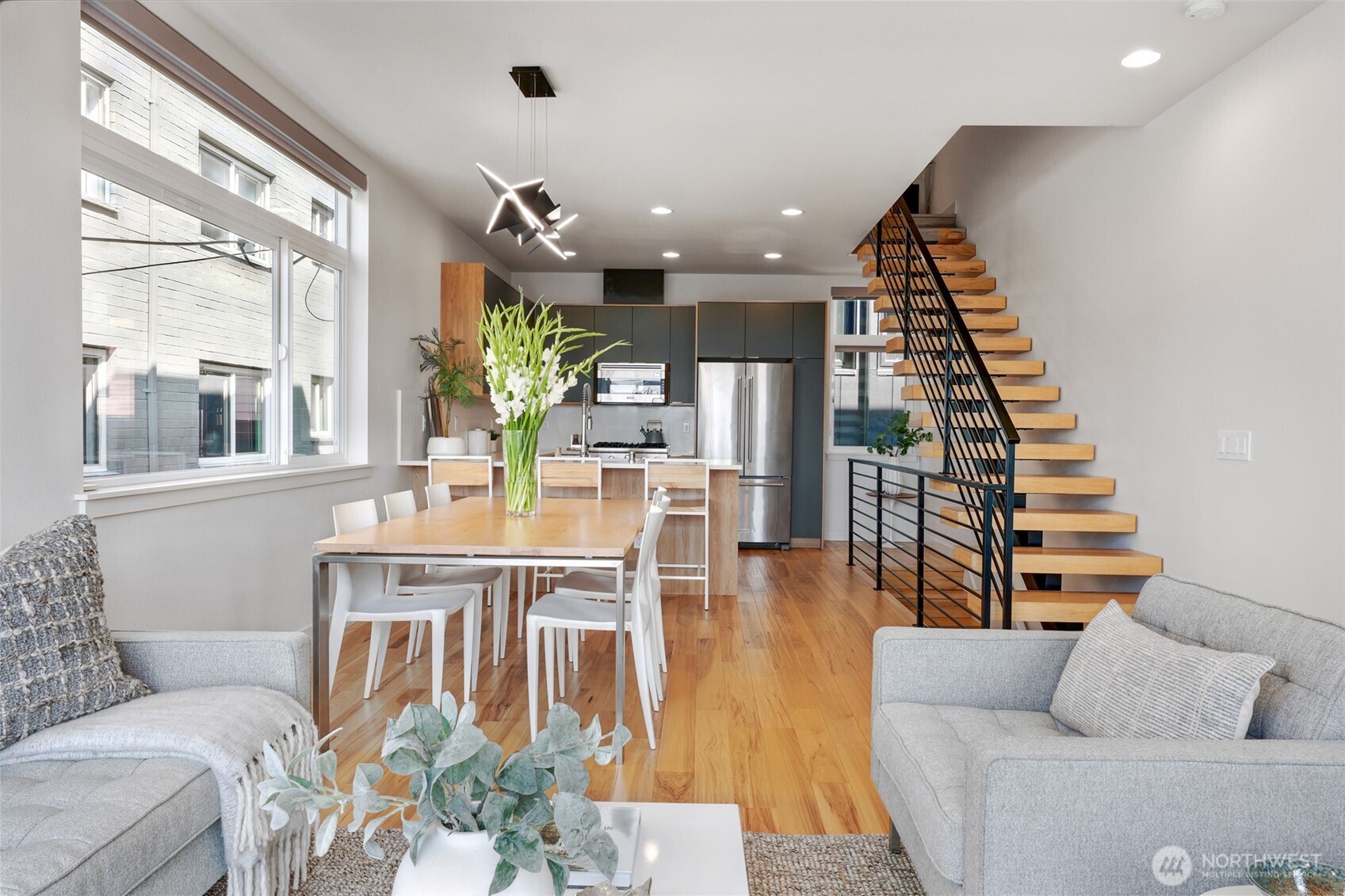 2708 Franklin Avenue E Unit: B