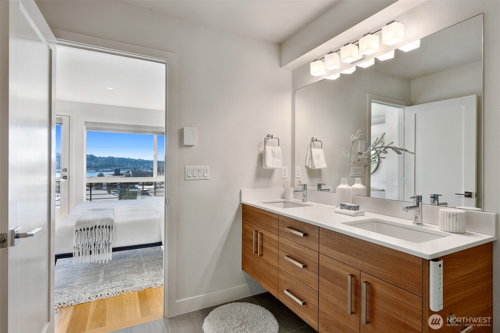 2708 Franklin Avenue E Unit: B
