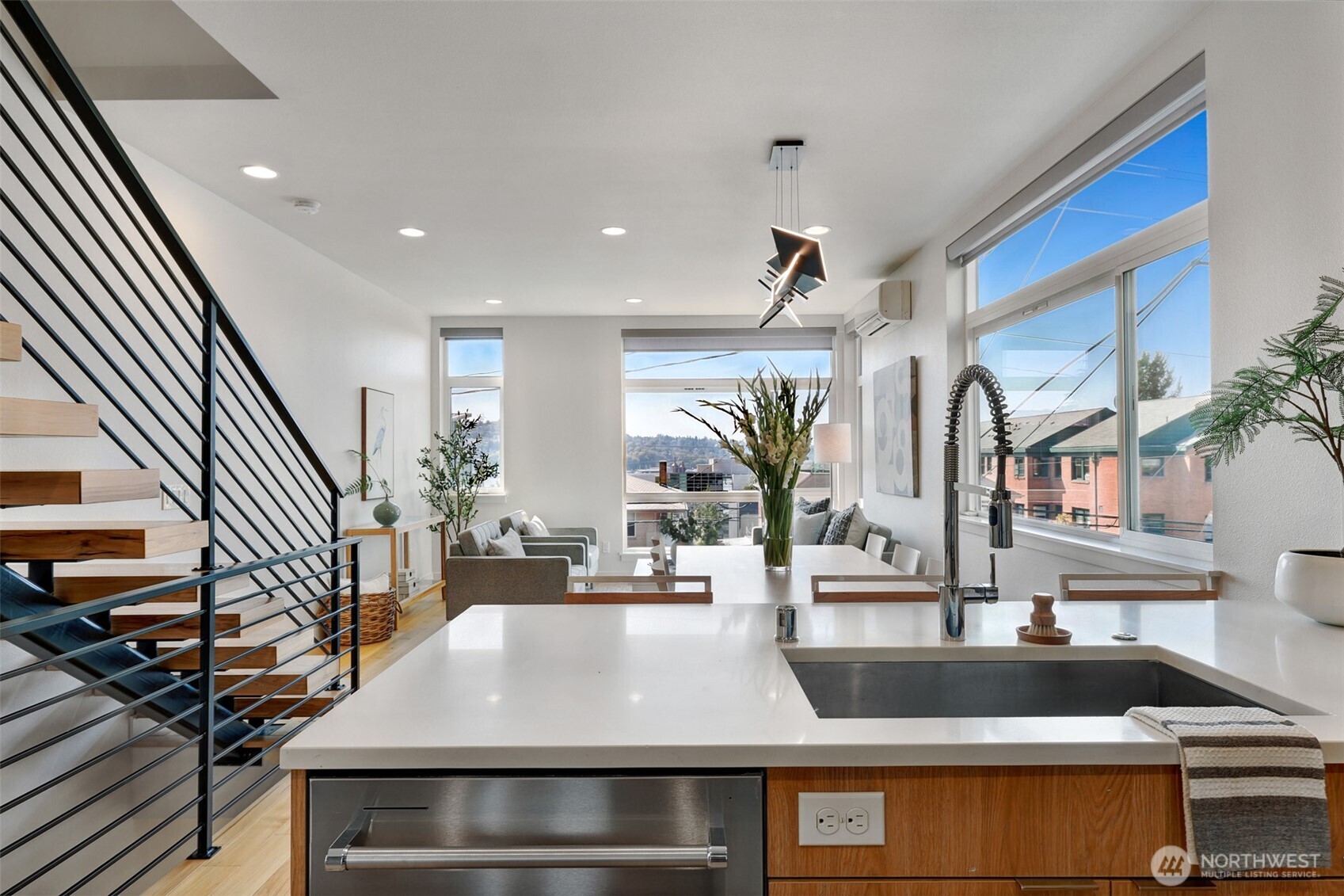 2708 Franklin Avenue E Unit: B