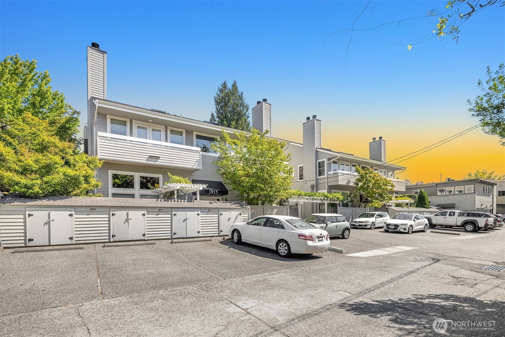 1915 42nd Avenue E Unit: 3