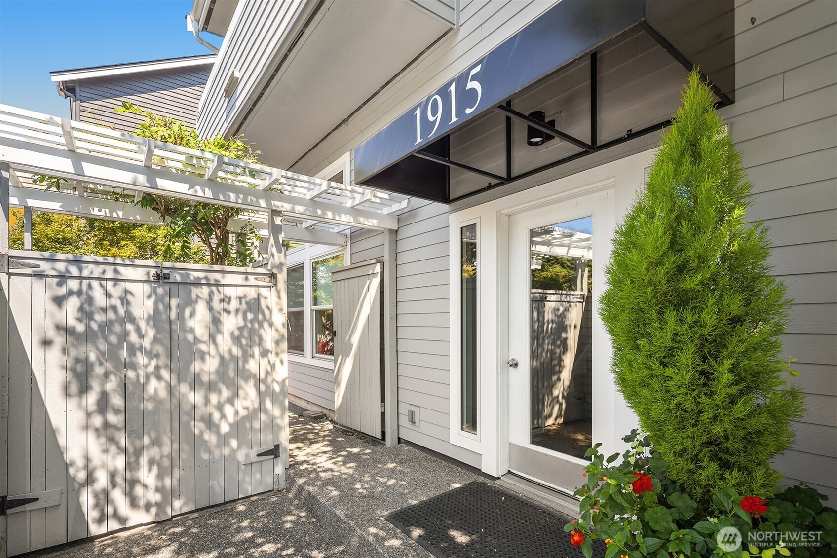 1915 42nd Avenue E Unit: 3