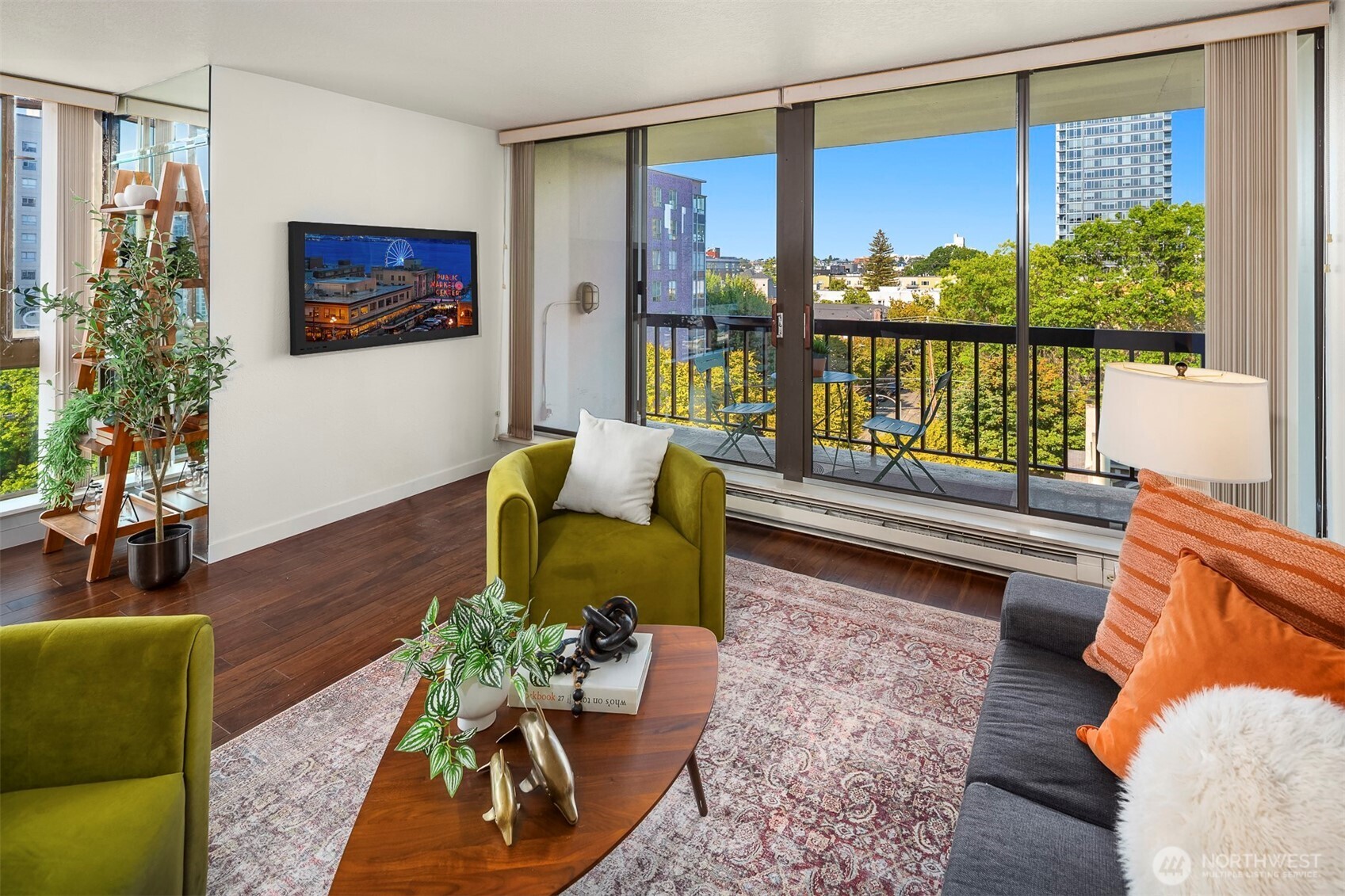 1101 Seneca Street Unit: 801