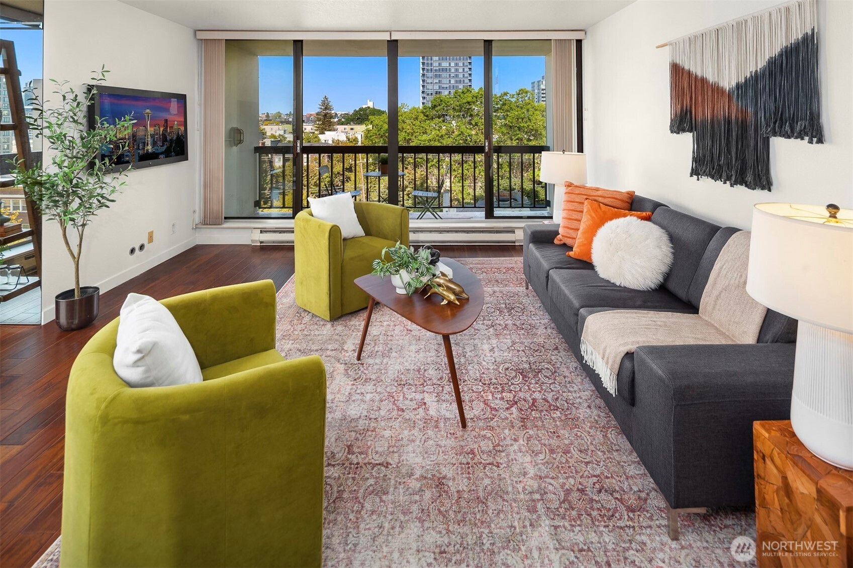 1101 Seneca Street Unit: 801