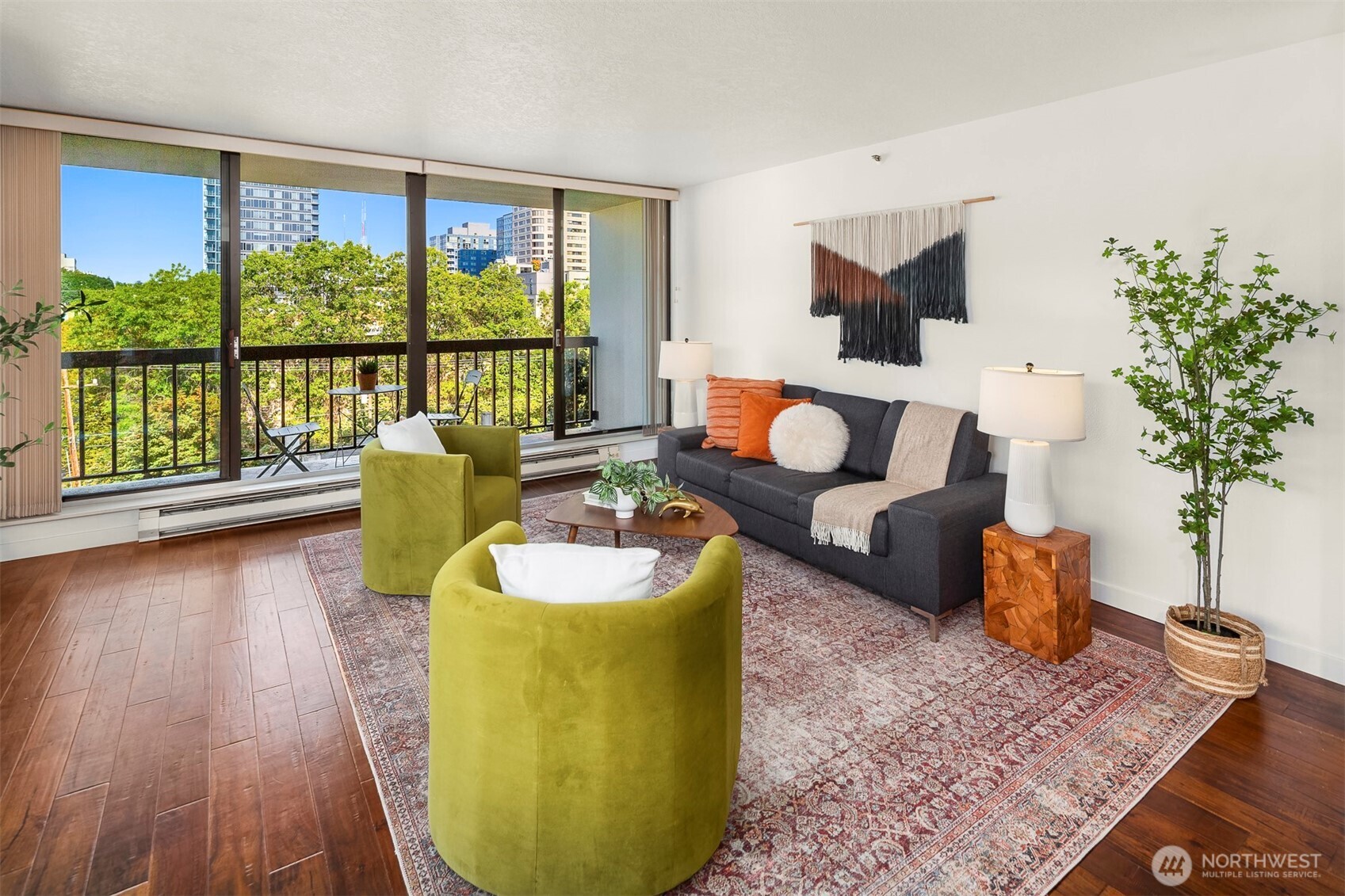 1101 Seneca Street Unit: 801