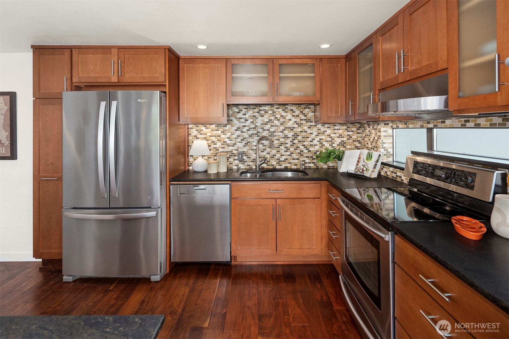 1101 Seneca Street Unit: 801