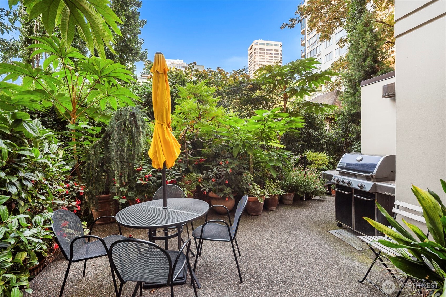 1101 Seneca Street Unit: 801