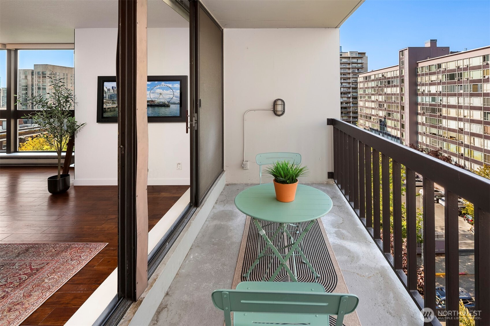 1101 Seneca Street Unit: 801