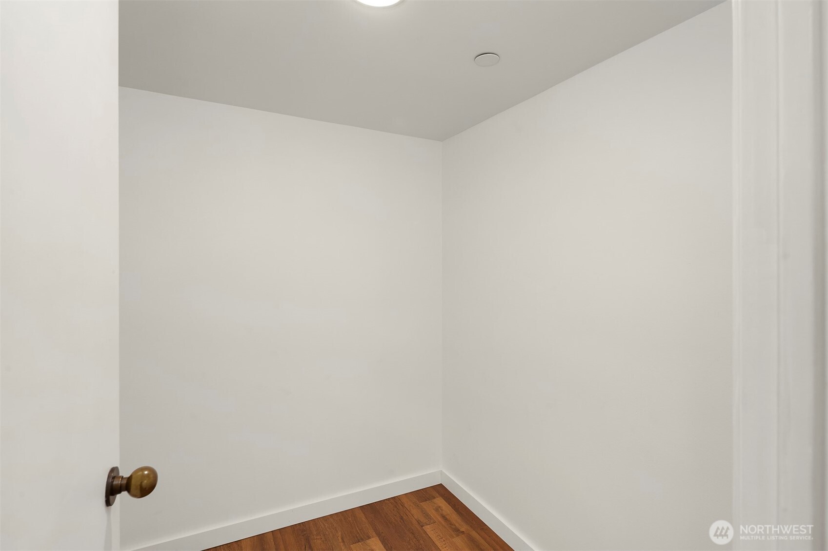 1101 Seneca Street Unit: 801