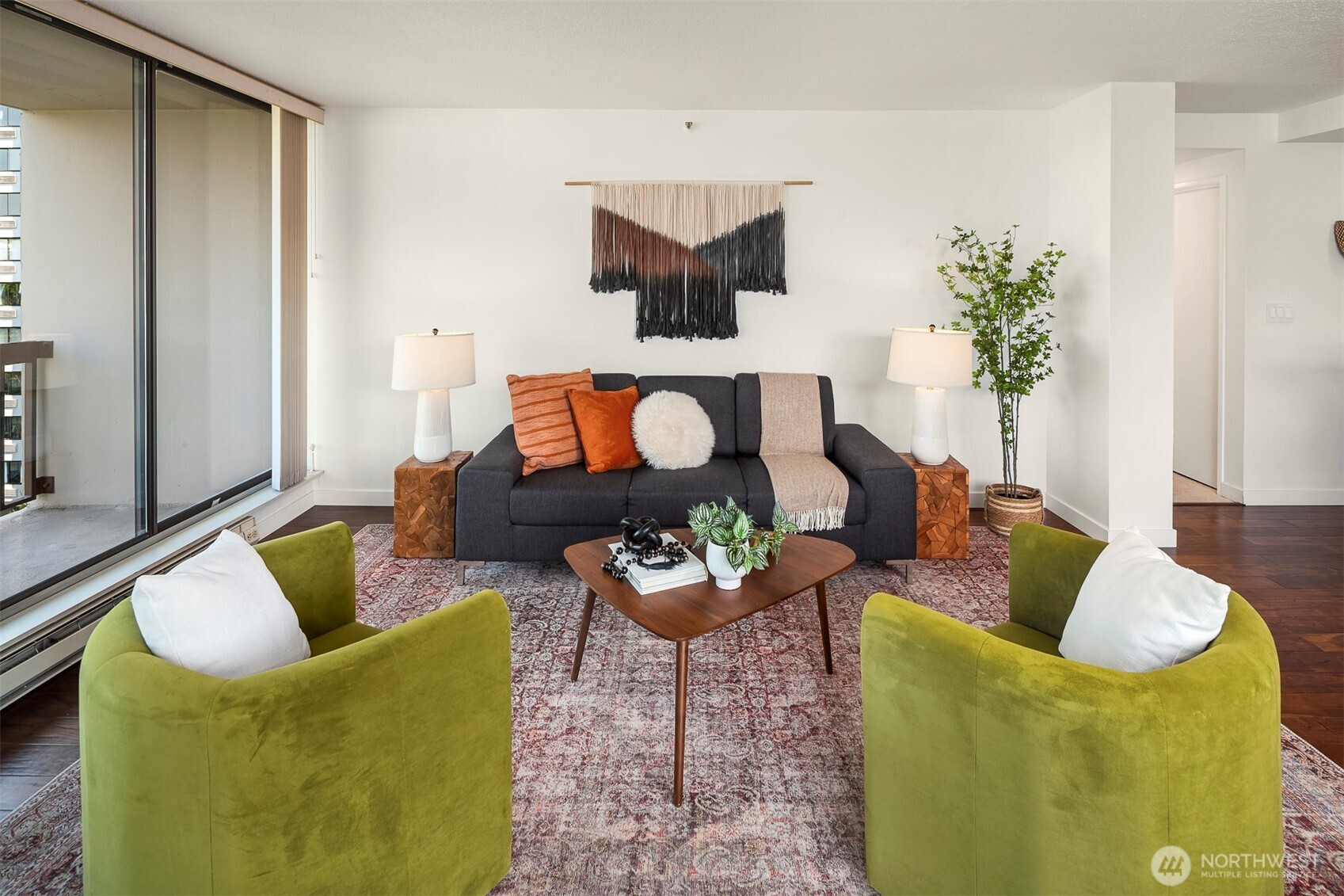 1101 Seneca Street Unit: 801
