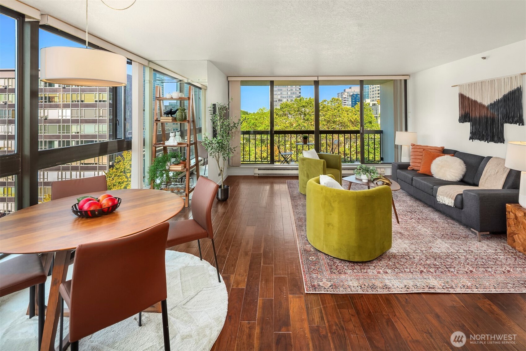 1101 Seneca Street Unit: 801