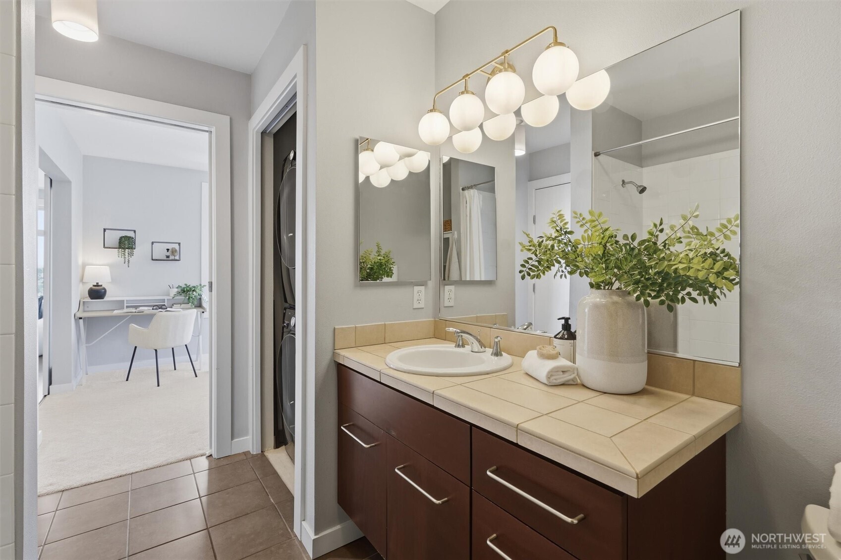 655 Crockett Street Unit: A408
