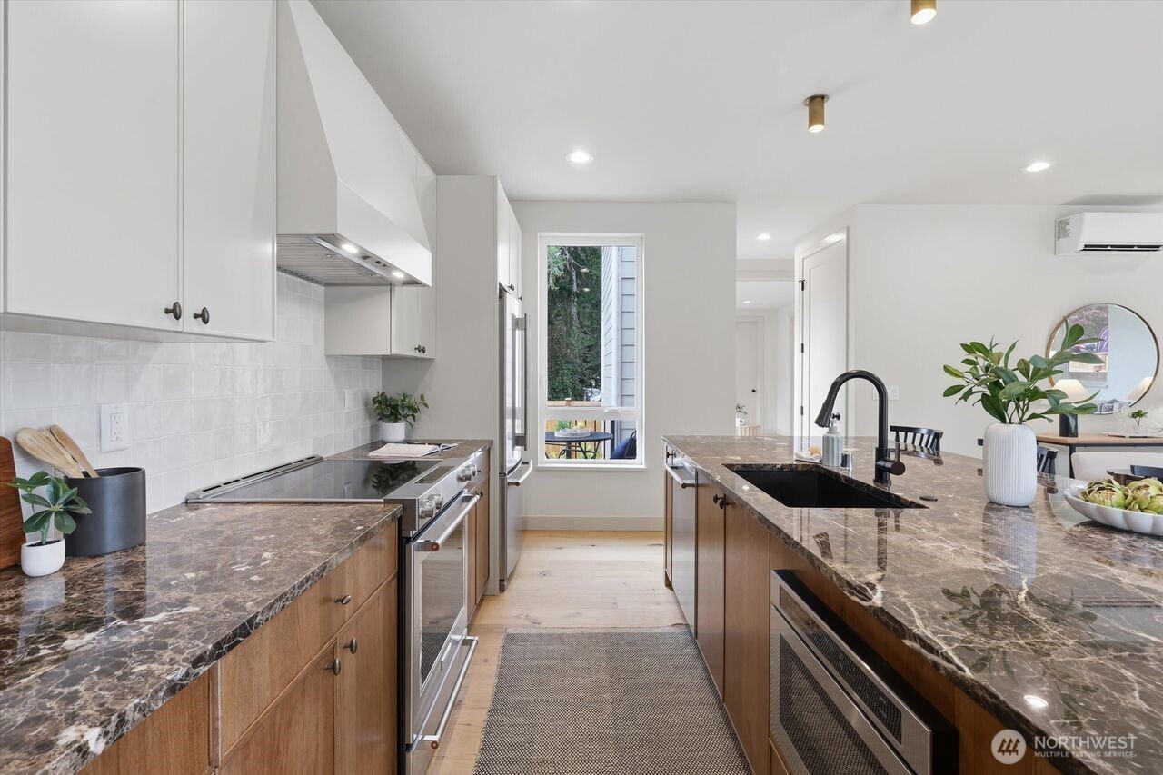 11732 NE 38th Avenue NE Unit: B