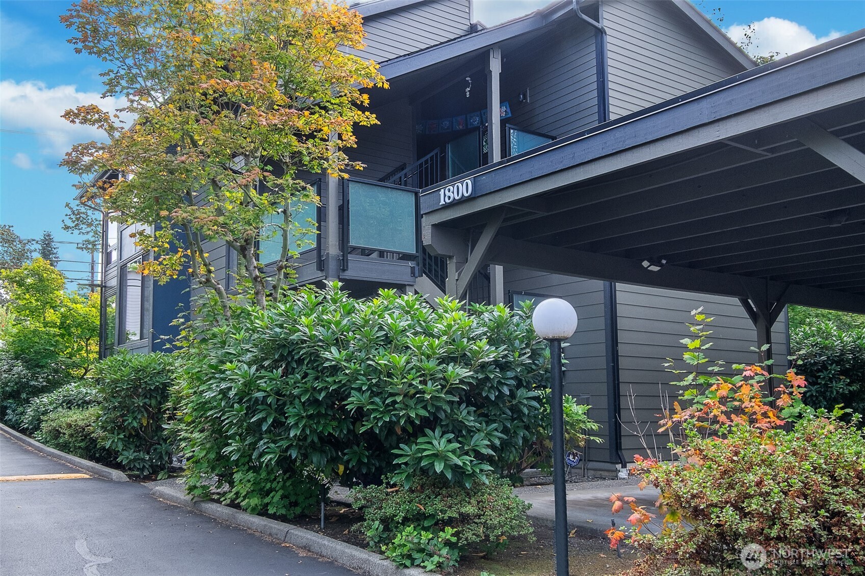 1800 N 105th Street Unit: 9-201
