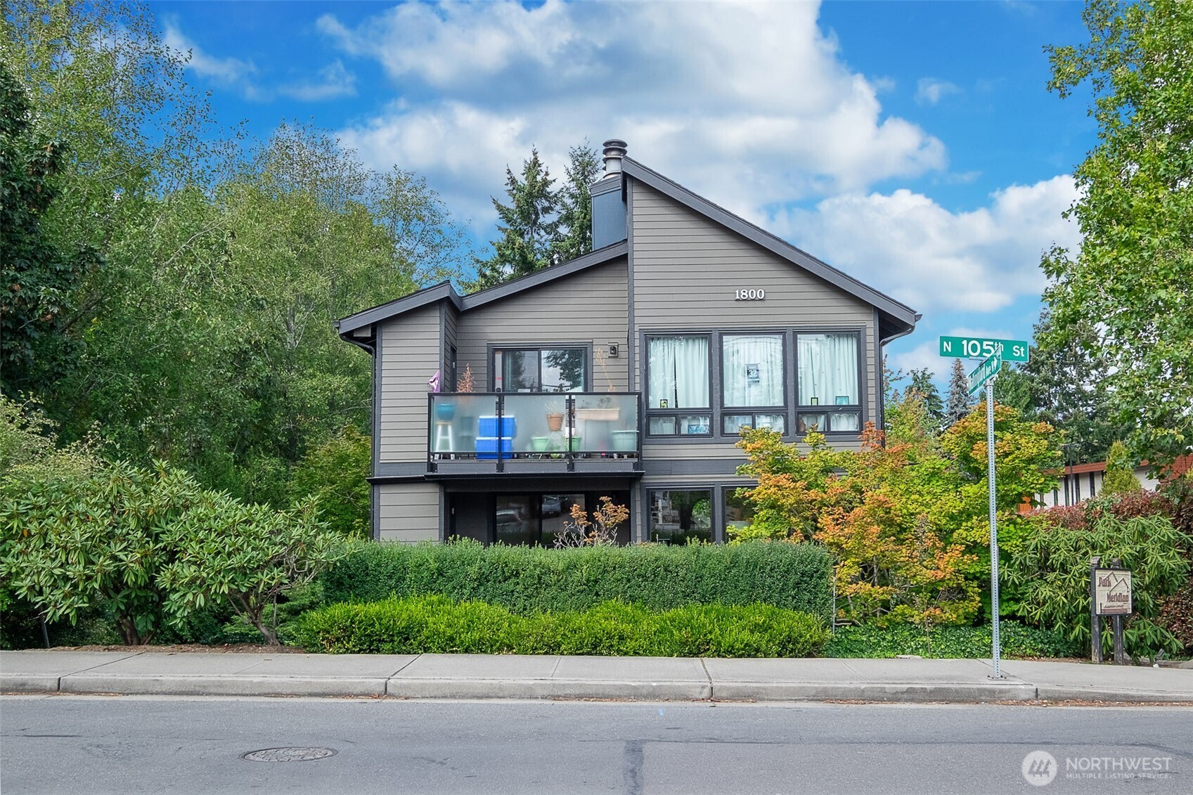 1800 N 105th Street Unit: 9-201