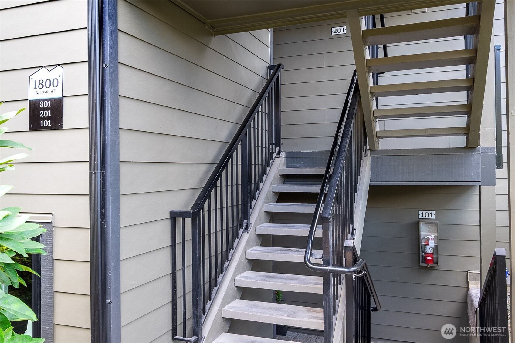 1800 N 105th Street Unit: 9-201