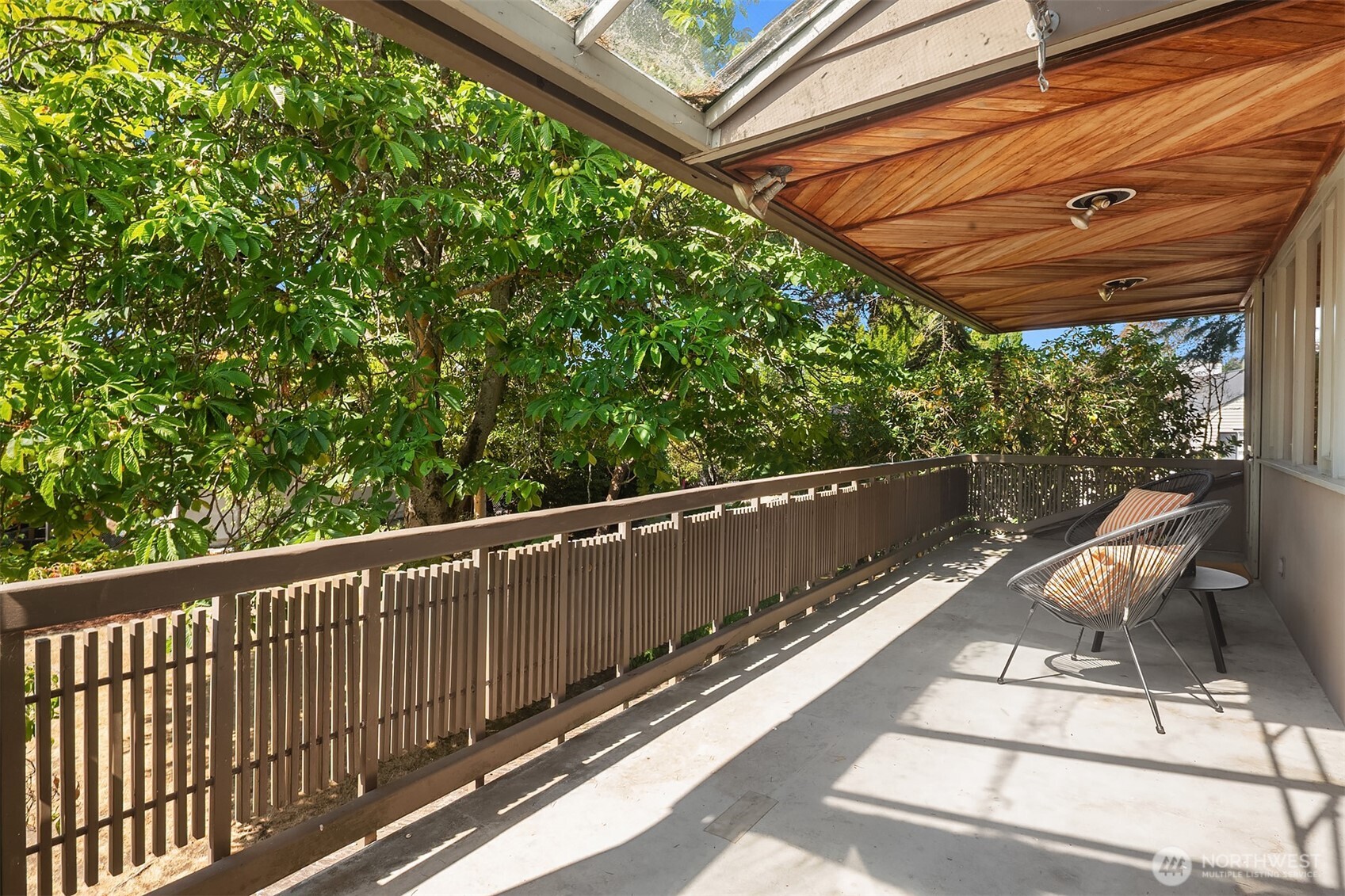 3023 E Laurelhurst Drive NE
